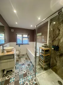 Dog Friendly Cosy Coastal Cottage with Sea Views - Image 3