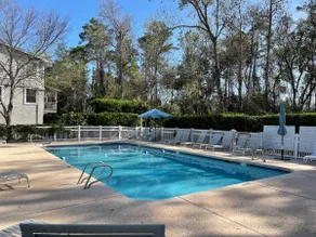 3BR/2.5BA Townhouse with Elevator & Community Pool - Image 3