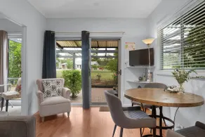 27 Rows on Hermitage Wisteria Cottage - 1 Bedroom - Image 2