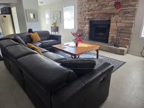The Cozy Como Cottage - Image 2