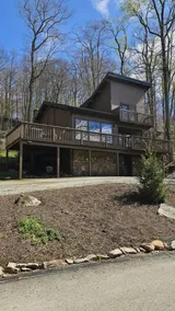Camp Hope Lake House with hot tub - Image 2