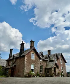 Private wing of pretty Victorian hunting lodge - Image 2