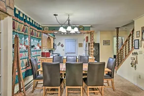 Red River Townhome with Balcony & Mtn Views! - Image 4
