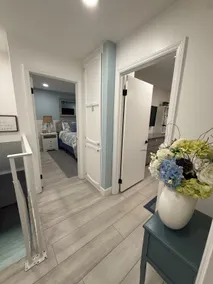 REMODELED 3 BEDROOM 2.5 BA. HOME ACROSS FROM PRIVATE BEACH OR WALK TO DOG BEACH! - Image 2