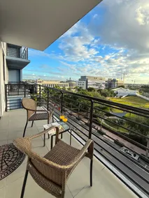 Best location fully equipped w pool & parking - Image 5