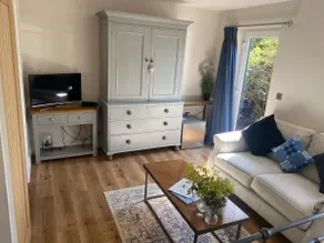 Modern country guest suite - with private entrance - Image 3