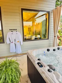 Mtn View Spa + IR Sauna + Hot-tub + Trails + EVSE - Image 3