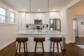 6BR Luxury Retreat • Sleeps 16 • Magical Tiny Home - Image 3
