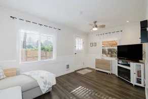 House, Fenced Yard, Deck, Pet Friendly, Bidet - Image 2