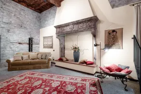 Historical Deluxe Suite by”The House Of Travelers” - Image 5
