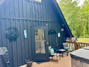 Cheerful 3 Bed Cabin Firepit Hot Tub Cave Run Lake - Image 4