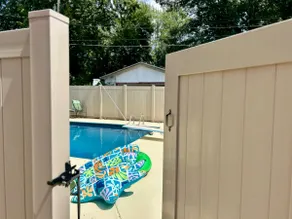[Pool included] That 70s Loft! Peace, Love & Vibes - Image 2