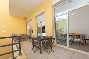 Luxurious 2-room apartment – Parking – Carré d'Or Menton - Image 2