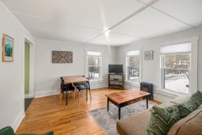 Stowe Lofts 2 Bedroom, Mt Views, Pet Friendly, A/C - Image 2