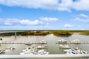 Clean & spacious Canalfront condo with pool & hot - Image 3