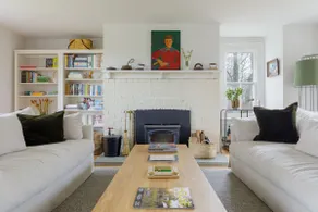 Farmhouse with fireplace and mountain views - Image 5