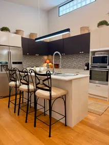 Escape to The Bay, 4 Bedroom Coastal Hampton Abode - Image 4