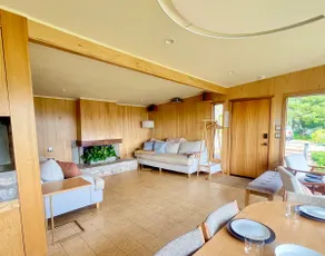 Newly updated • Sleeps 6 • Bay view Midcentury Mod - Image 5