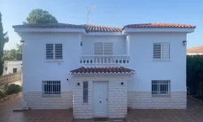Large villa near the Cheste circuit - Image 2