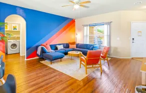 5 min to Rose | Hot Tub~Playset~KING Bed~4bd/2ba - Image 3