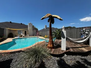 Modern home, pool, game room, walk to lake & golf - Image 2