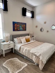 The Carriage House *Downtown* - Image 3