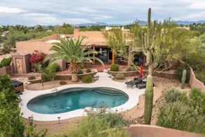 Desert Hideaway Shuffleboard Court Golf Billiards - Image 4