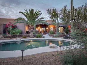Desert Hideaway Shuffleboard Court Golf Billiards - Image 3
