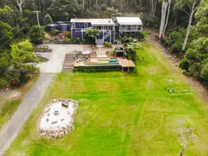 Bellavia Forest Retreat with pool and spa. Minutes to lake and beaches! - Image 3