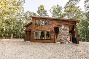 Brand New Calvert's Copper Cabin for Couples, Hot Tub, Free Firewood - Image 5