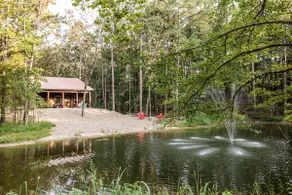 Brand New Calvert's Copper Cabin for Couples, Hot Tub, Free Firewood - Image 2
