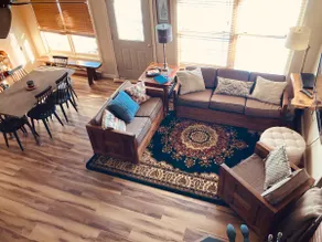 Cozy Mountain getaway-just steps away from skiing! - Image 2