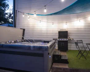 LUX Hot Tub + Chiller Near DT | Games | Sleeps 18 - Image 2