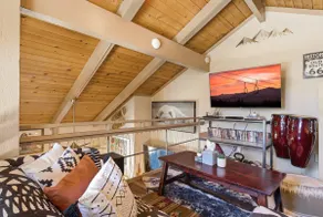 Pet-Friendly 3BR | Heavenly & Fireplace | Sleeps 7 - Image 4