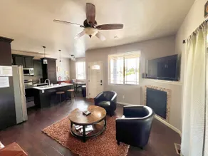 NEW cozy house w/garage in CentralGreeley - Image 2