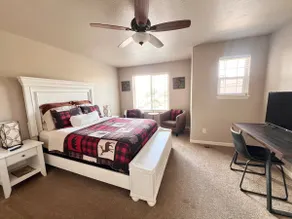 NEW cozy house w/garage in CentralGreeley - Image 5