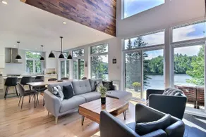 L'Enchanteur Cottage | Lakefront •6BR •Hot Tub - Image 4