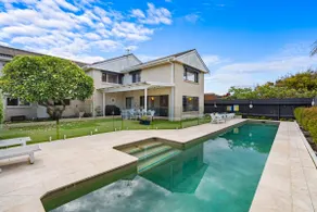 Noahs 46 Cliff Road - Image 4