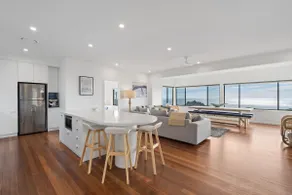 Noahs 46 Cliff Road - Image 2