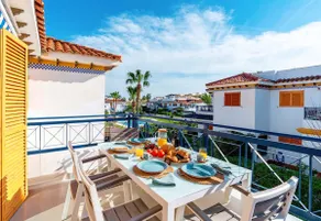 Luxury, beach and pool: The gift you deserve - Image 5