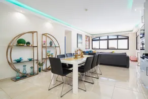 5 bedroom apartment in Puerto Banus - Image 4