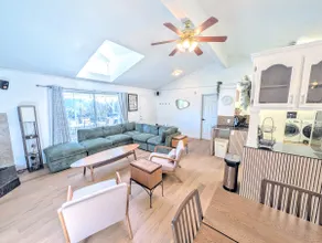 8 Acre Spa Retreat | BBQ, Patio, Views, 3BR - Image 4