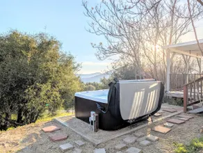 8 Acre Spa Retreat | BBQ, Patio, Views, 3BR - Image 2