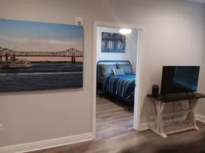 D108 Lovely 1 BR apartment with walk in shower. - Image 5