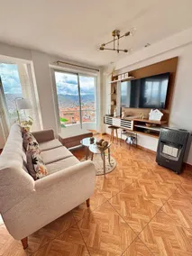 401-Charming apartment with balcony/stunning views - Image 4