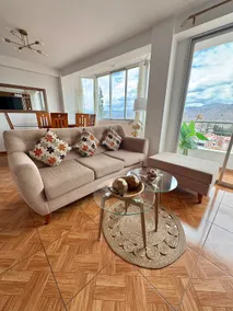 401-Charming apartment with balcony/stunning views - Image 2