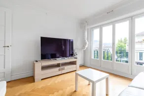 2Bd Apartment Terrace heart of Geneva - Renovated - Image 2