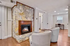 902 B Historical Beachfront Duplex Sauna & Hot Tub - Image 2