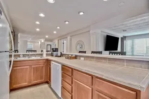 902 B Historical Beachfront Duplex Sauna & Hot Tub - Image 5