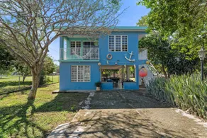 Beach House/ Pool/ Pool table/ 5 beds/ Combate PR - Image 2